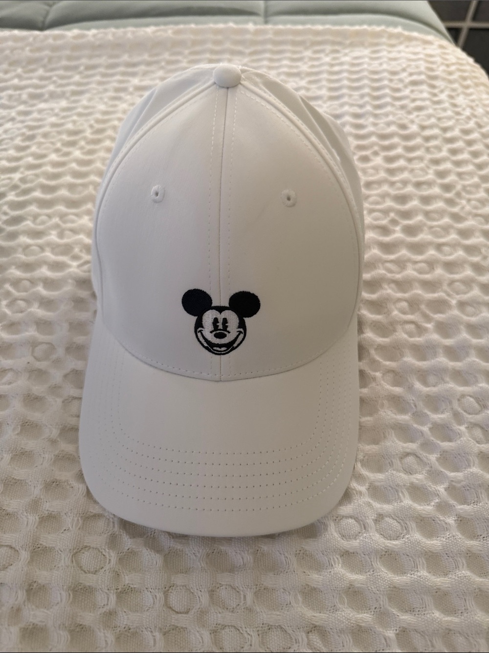 Woneba White Baseball Cap with Authenic Mickey Mouse Logo